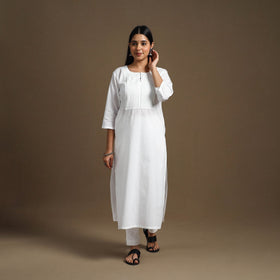 Buy White Straight Pintuck Plain Cotton Kurta for Women