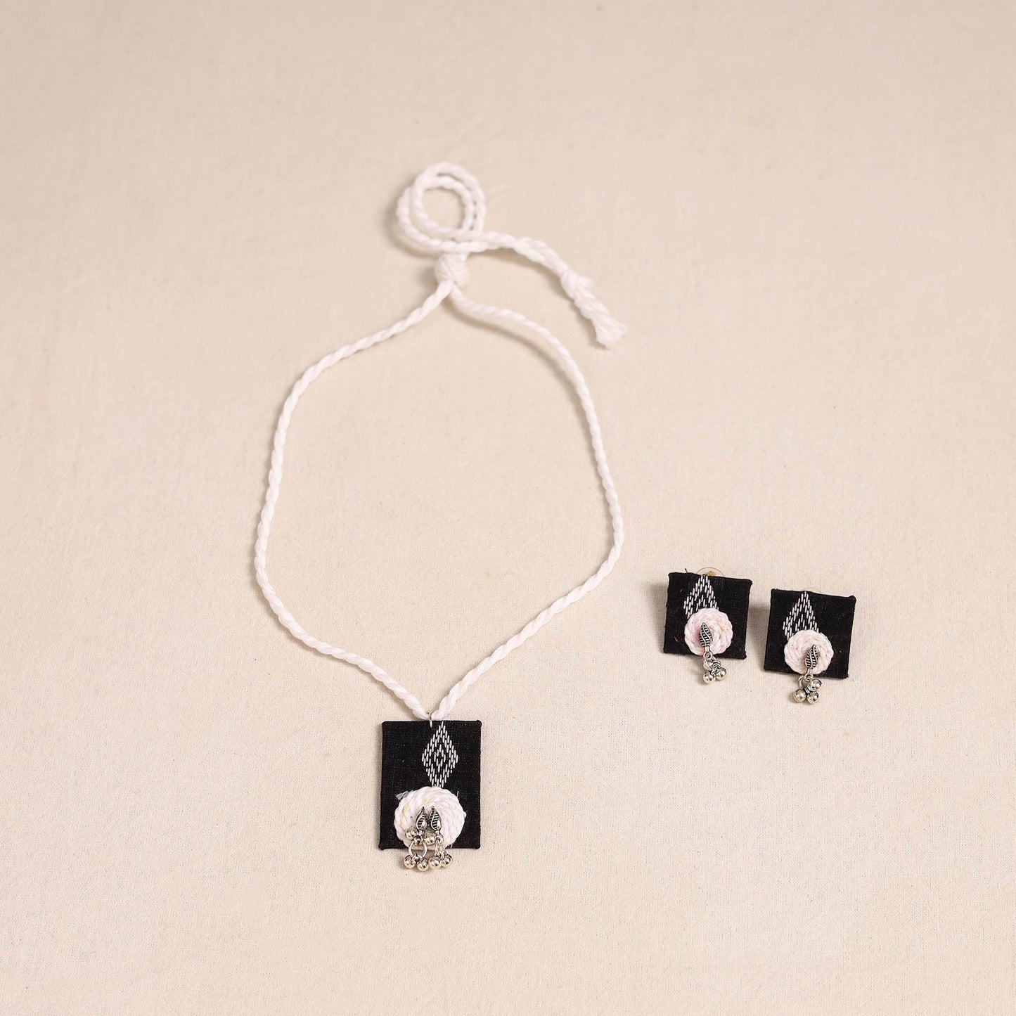 White - thread work gs fabart necklace set 01 - handcrafted