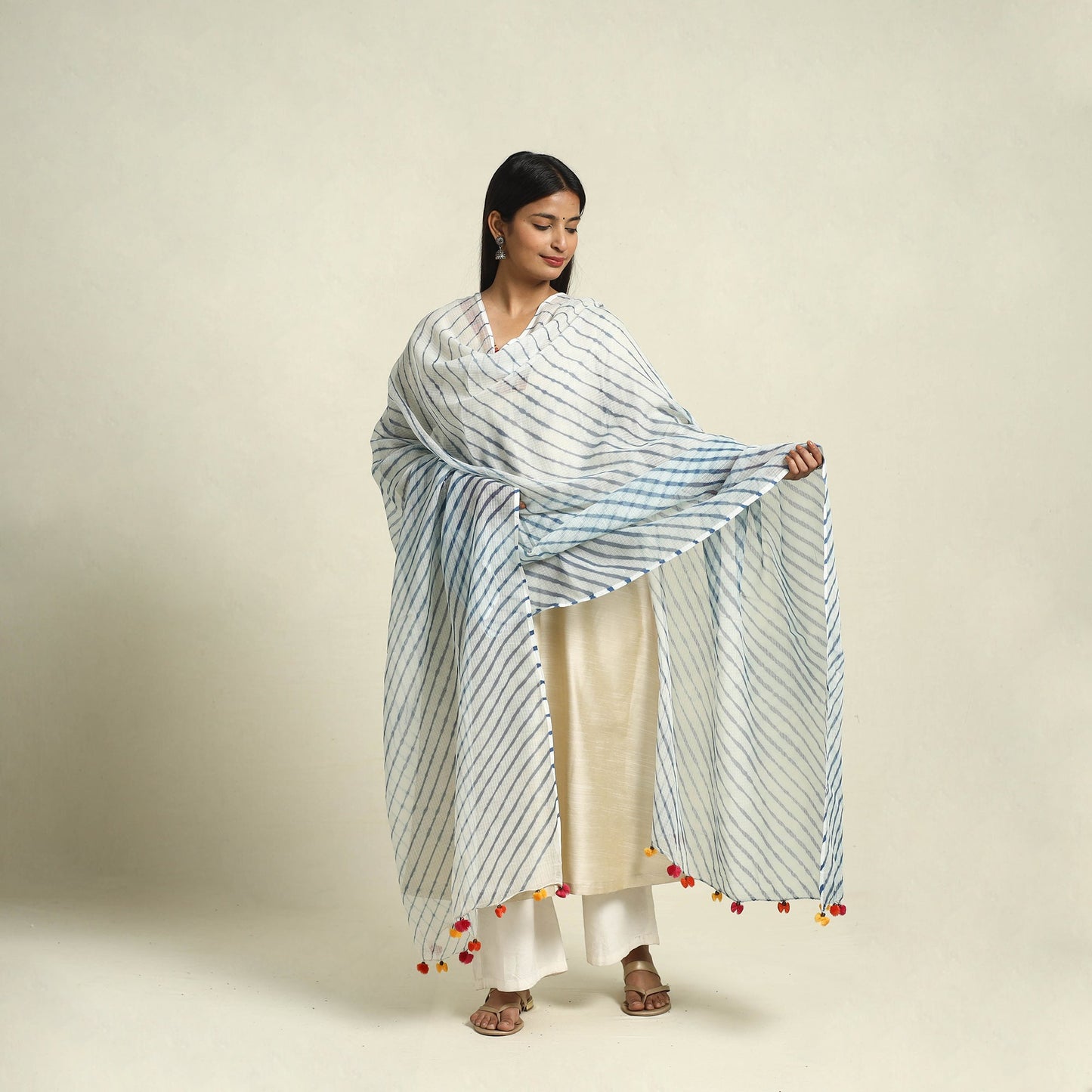 White - tie & dye kota doria cotton leheriya dupatta 36