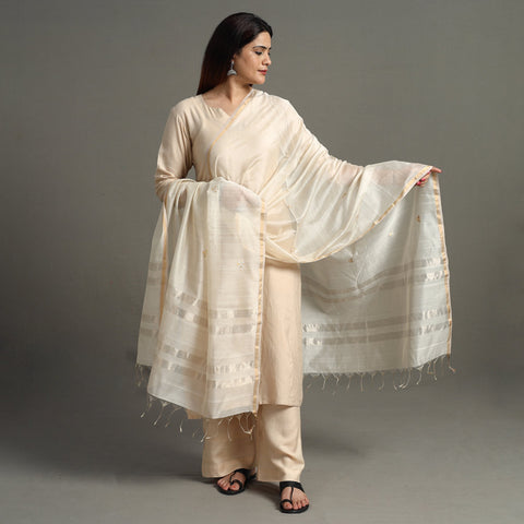 Buy Traditional Chanderi Silk Handloom Zari Buti Dupatta with Tassels 21 Online l iTokri.com