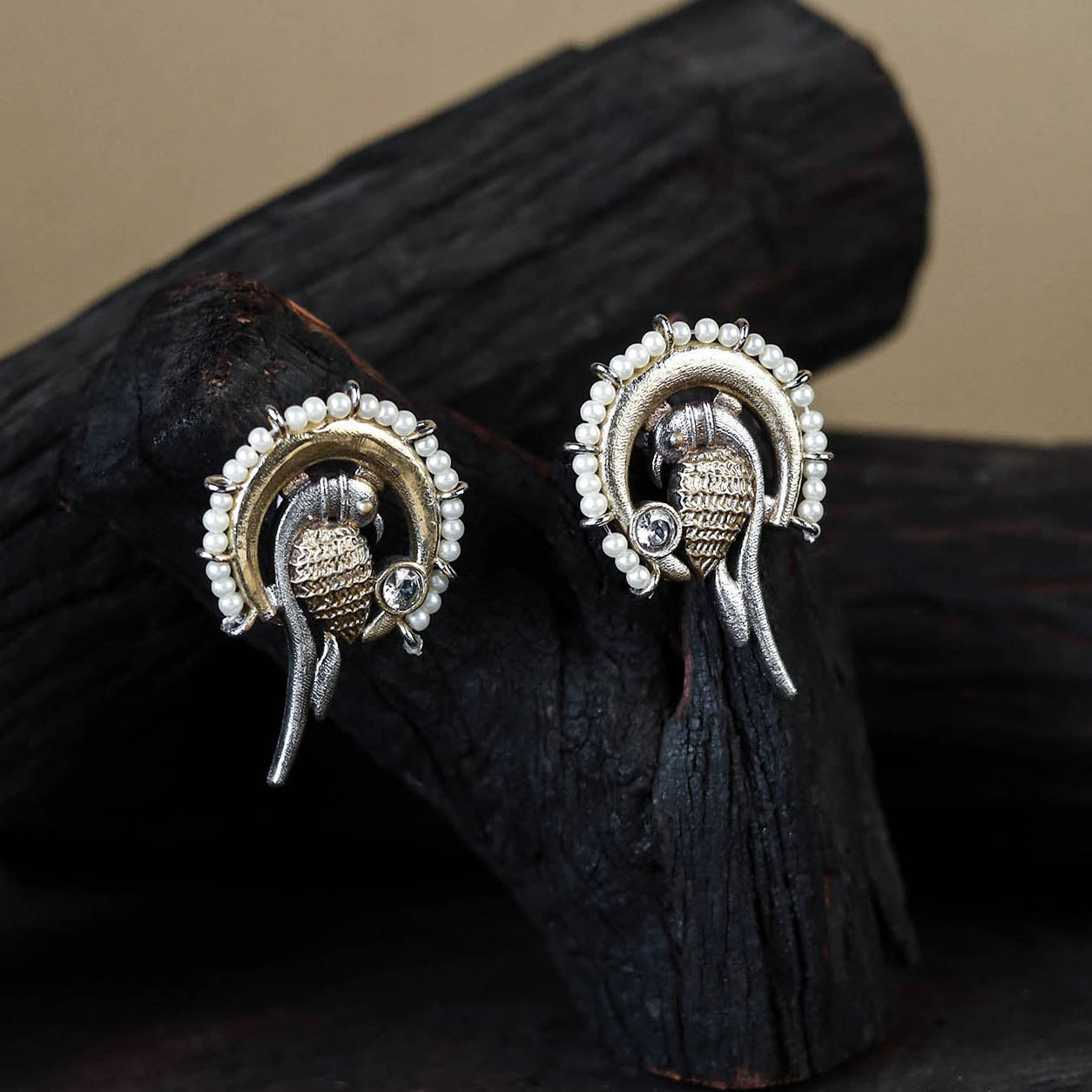 White Traditional German Silver-Plated Classic Stud Earrings