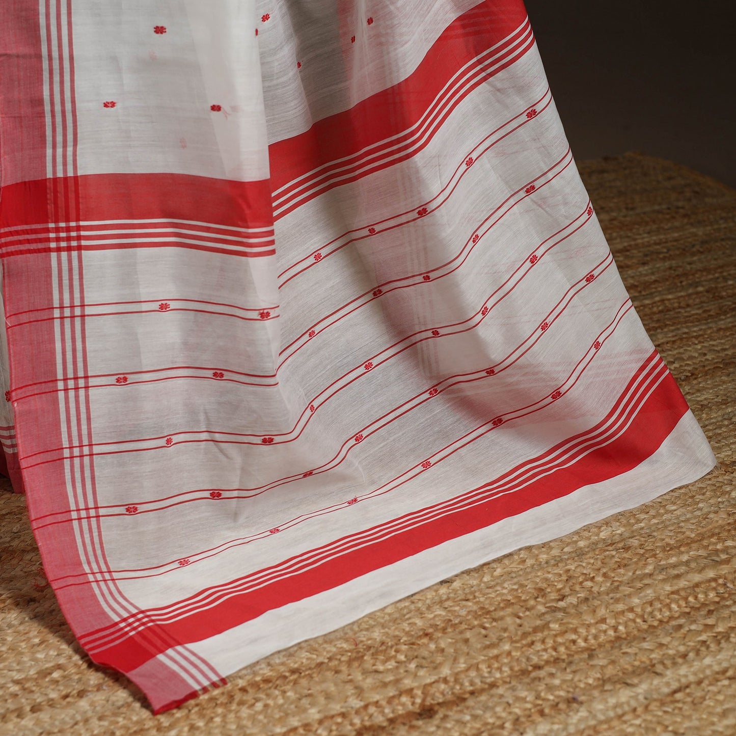 White - traditional handloom buti chanderi silk saree 03