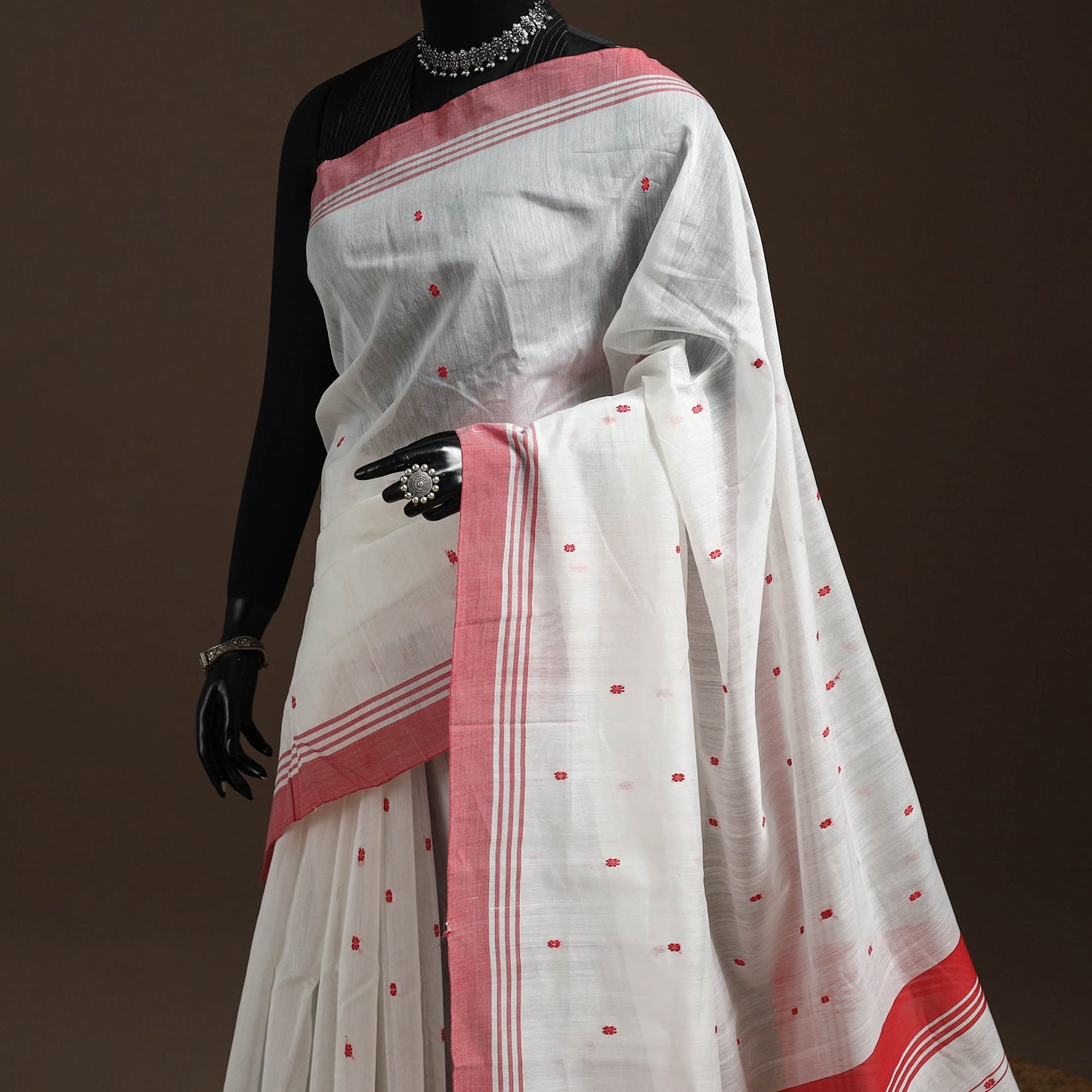 White - traditional handloom buti chanderi silk saree 03