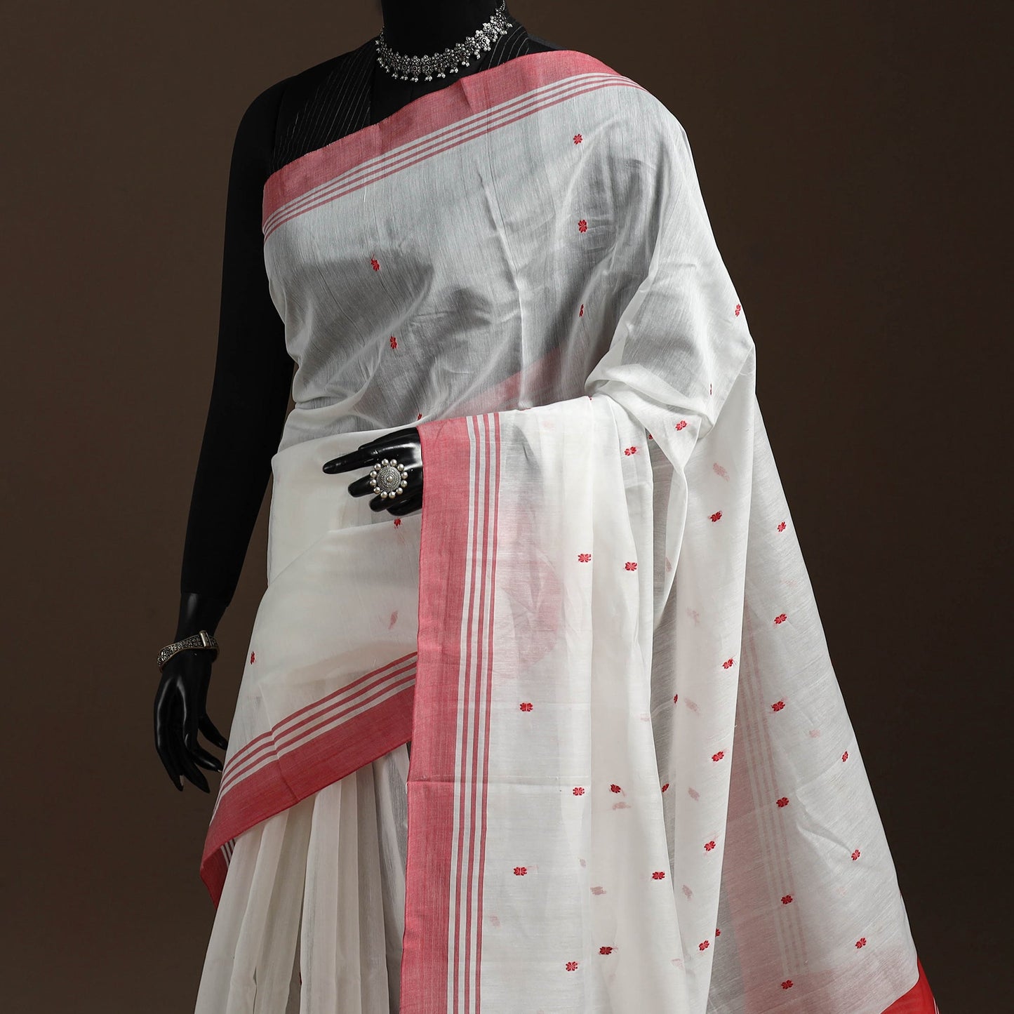White - traditional handloom buti chanderi silk saree 07