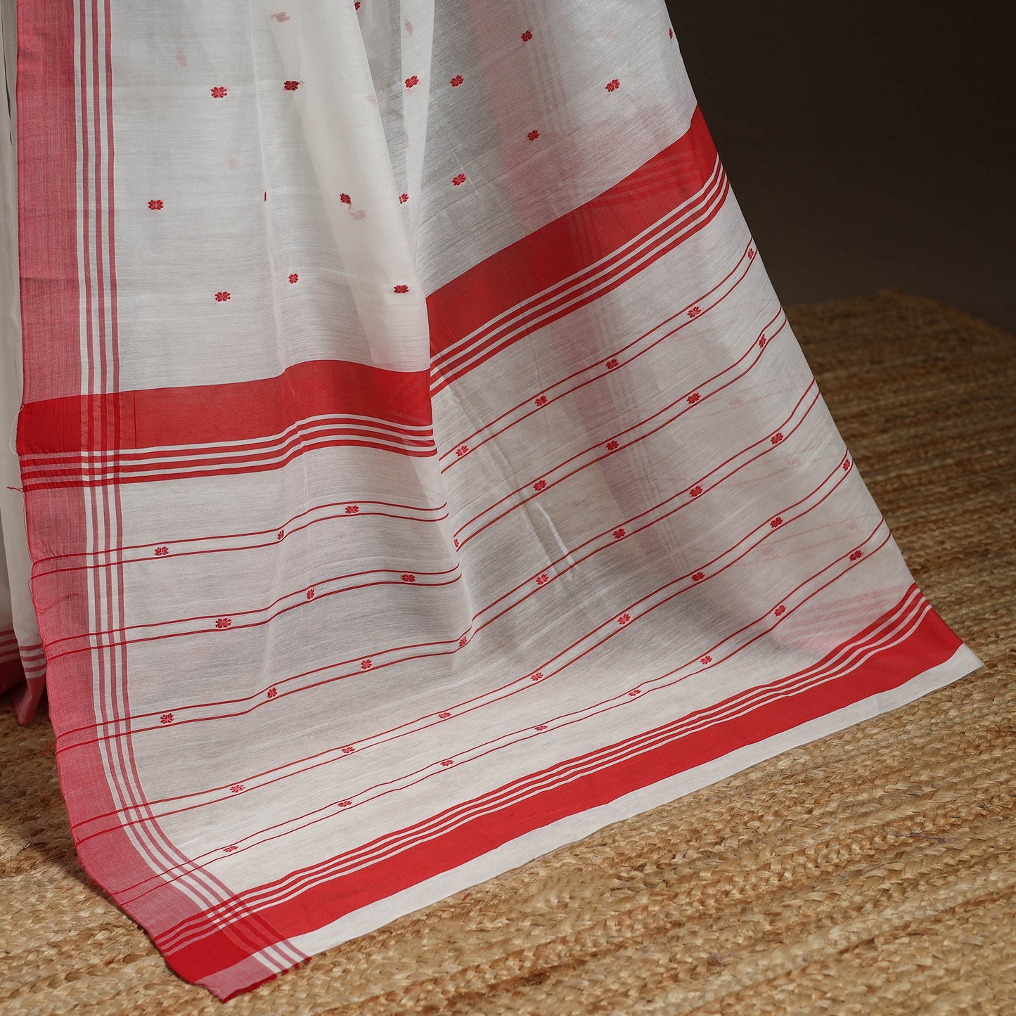 White - traditional handloom buti chanderi silk saree 07