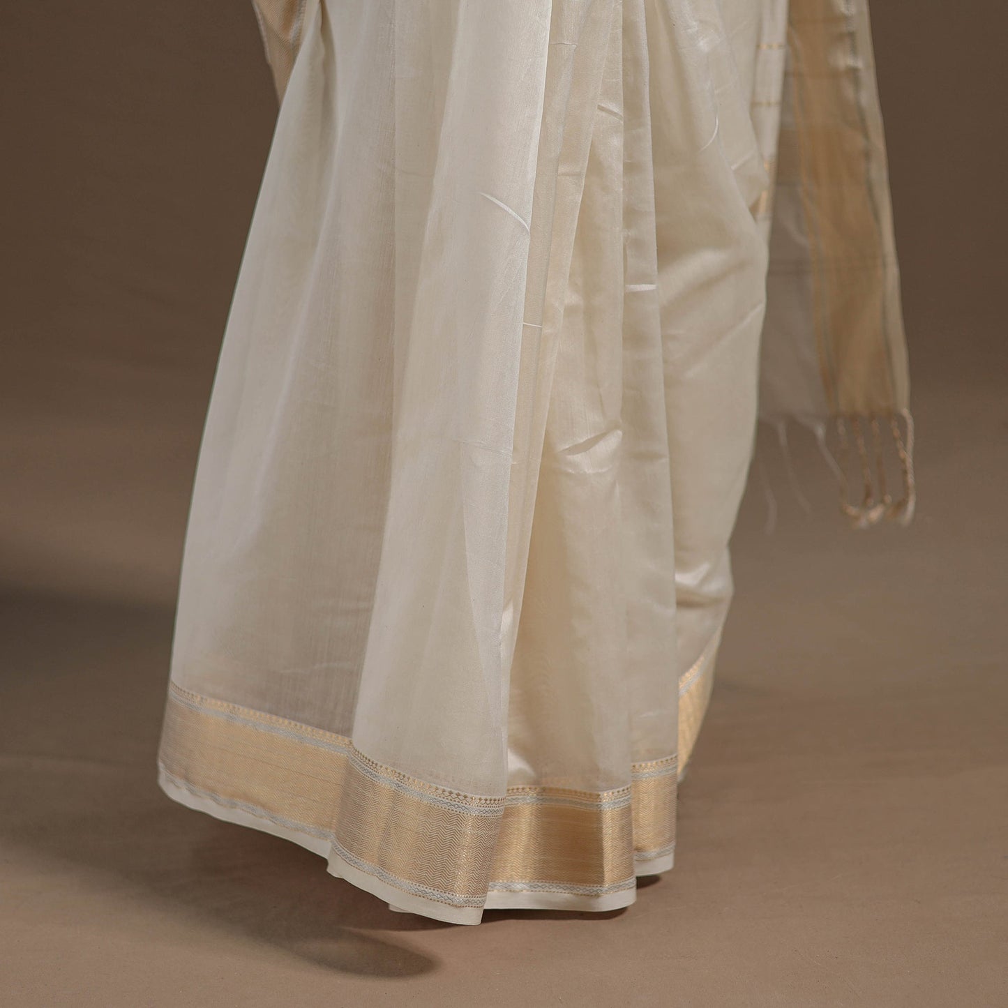  Traditional Handloom Maheshwari Silk Saree 