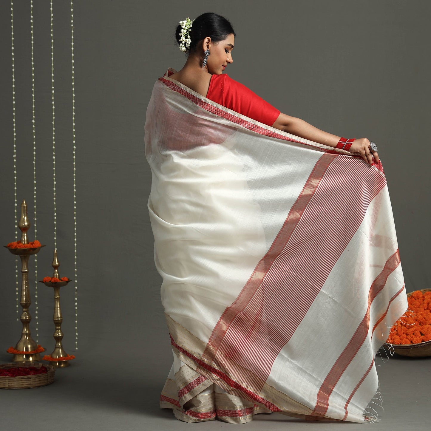 Buy Traditional Handloom Maheshwari Silk Saree