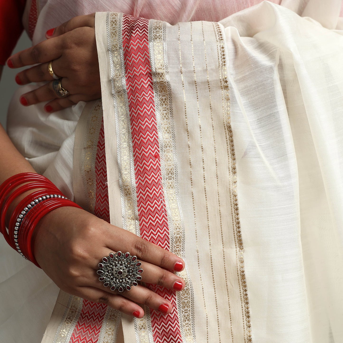 Buy Traditional Handloom Maheshwari Silk Saree