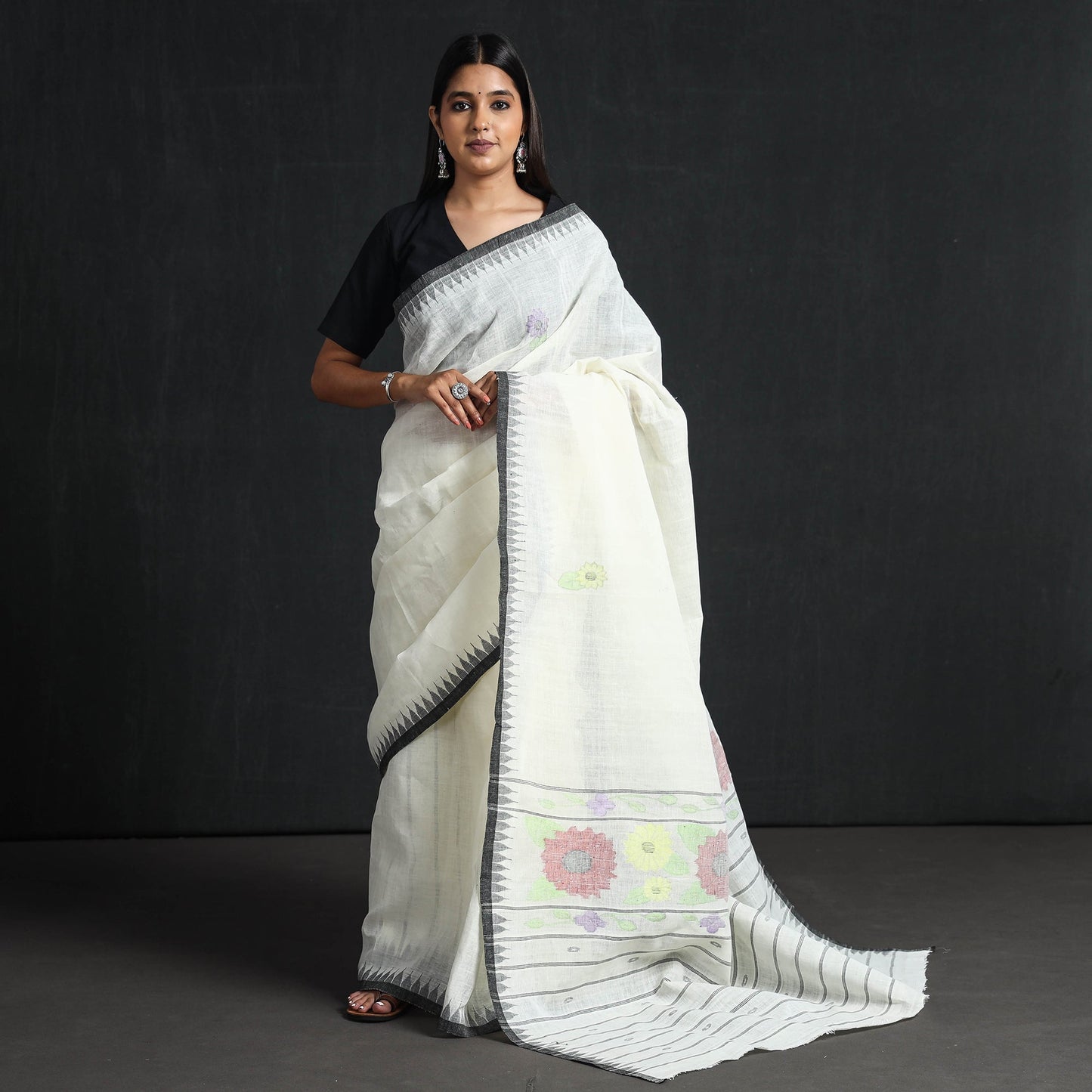  Traditional Moirangphee Manipuri Pure Handloom Cotton Saree Online at iTokri.com