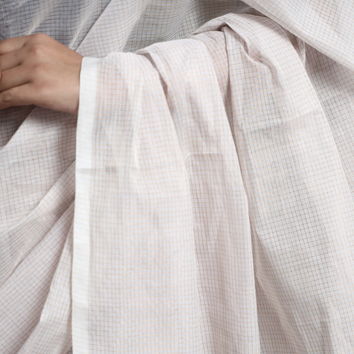 Buy Traditional Venkatagiri Handloom Cotton Zari Checks Saree Online at iTokri.com