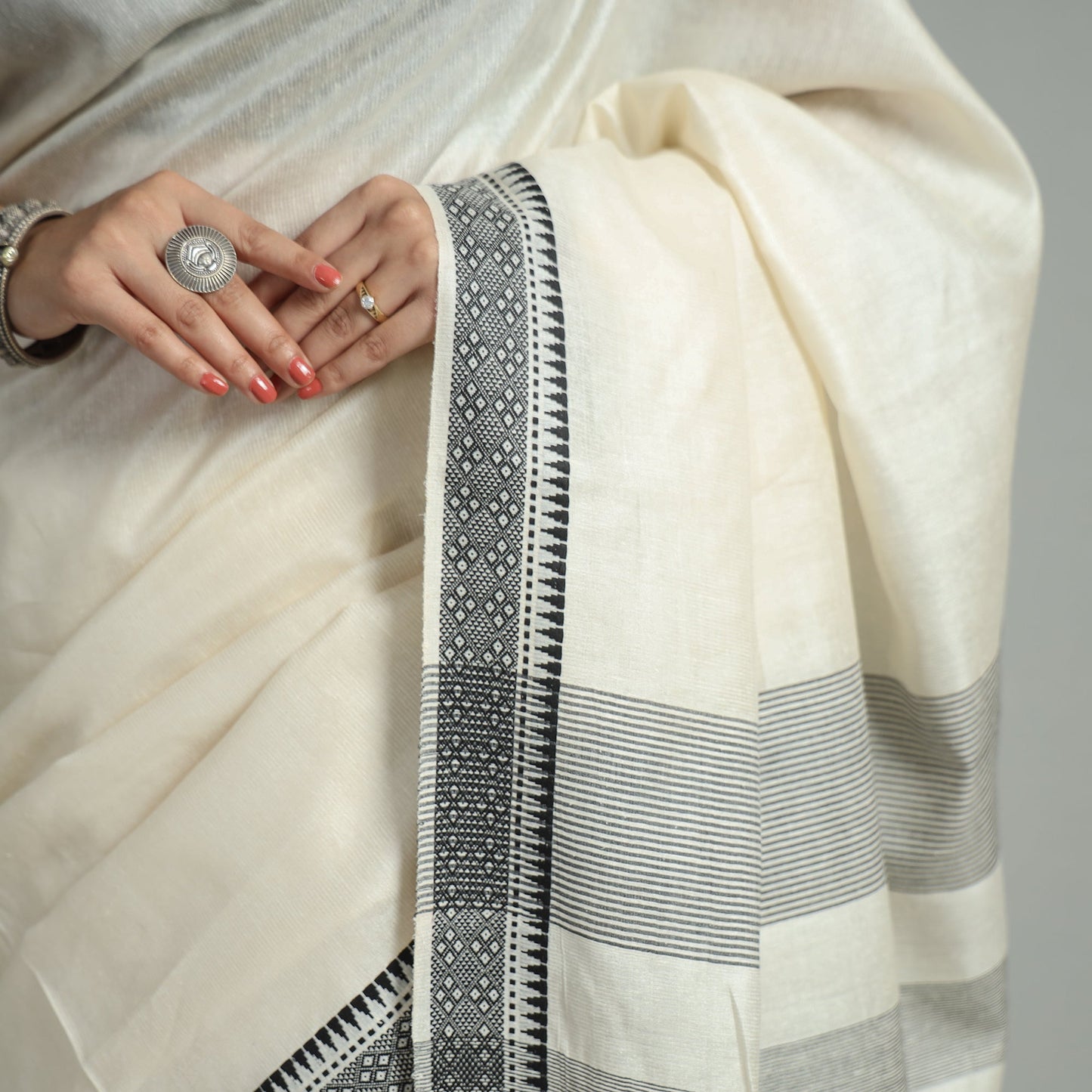 White - traditional vidarbha tussar silk handloom saree