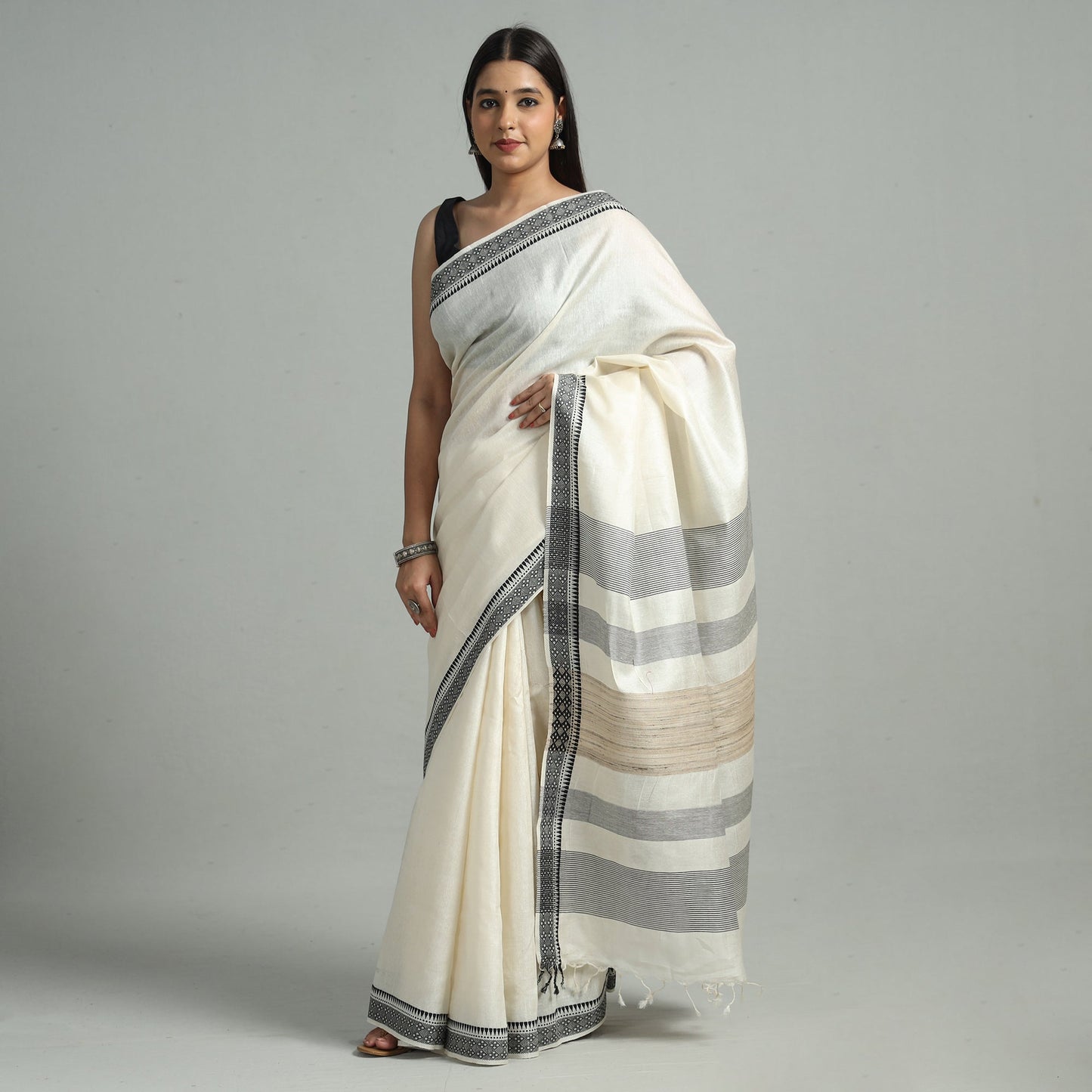 White - traditional vidarbha tussar silk handloom saree