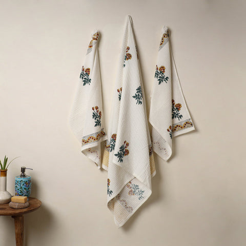 Buy White Waffle Weave Cotton Sanganeri Print Towel (Set of 3)