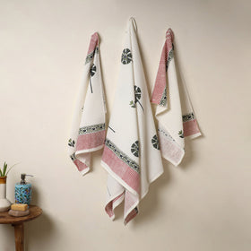 Buy White Waffle Weave Cotton Sanganeri Print Towel (Set of 3)