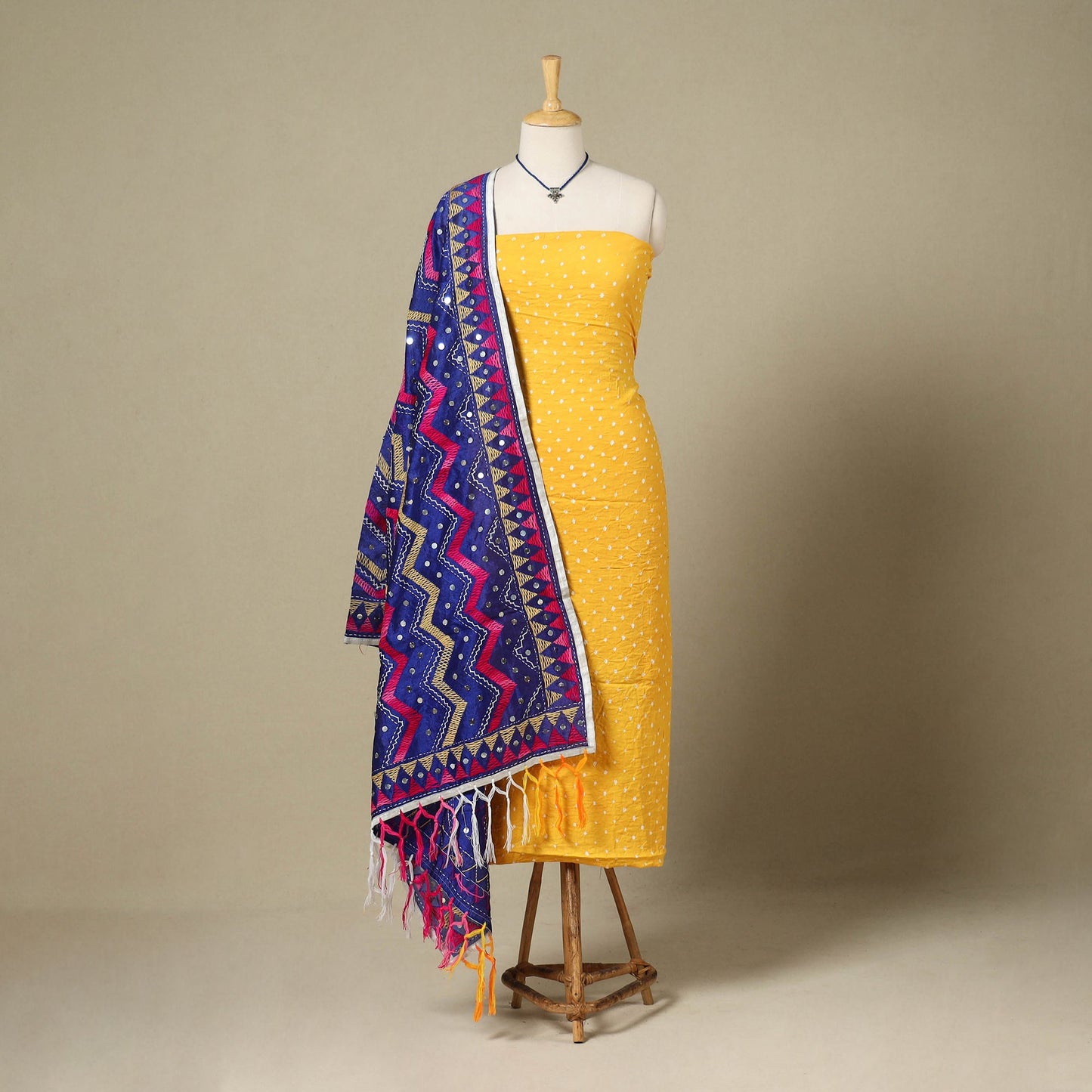 Yellow 2pc Unstitched Bandhani Dress Material with Jewellery Set