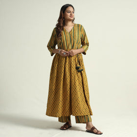 Buy Ajrakh Block Printed Cotton Kurta with Palazzo Set Online at iTokri.com