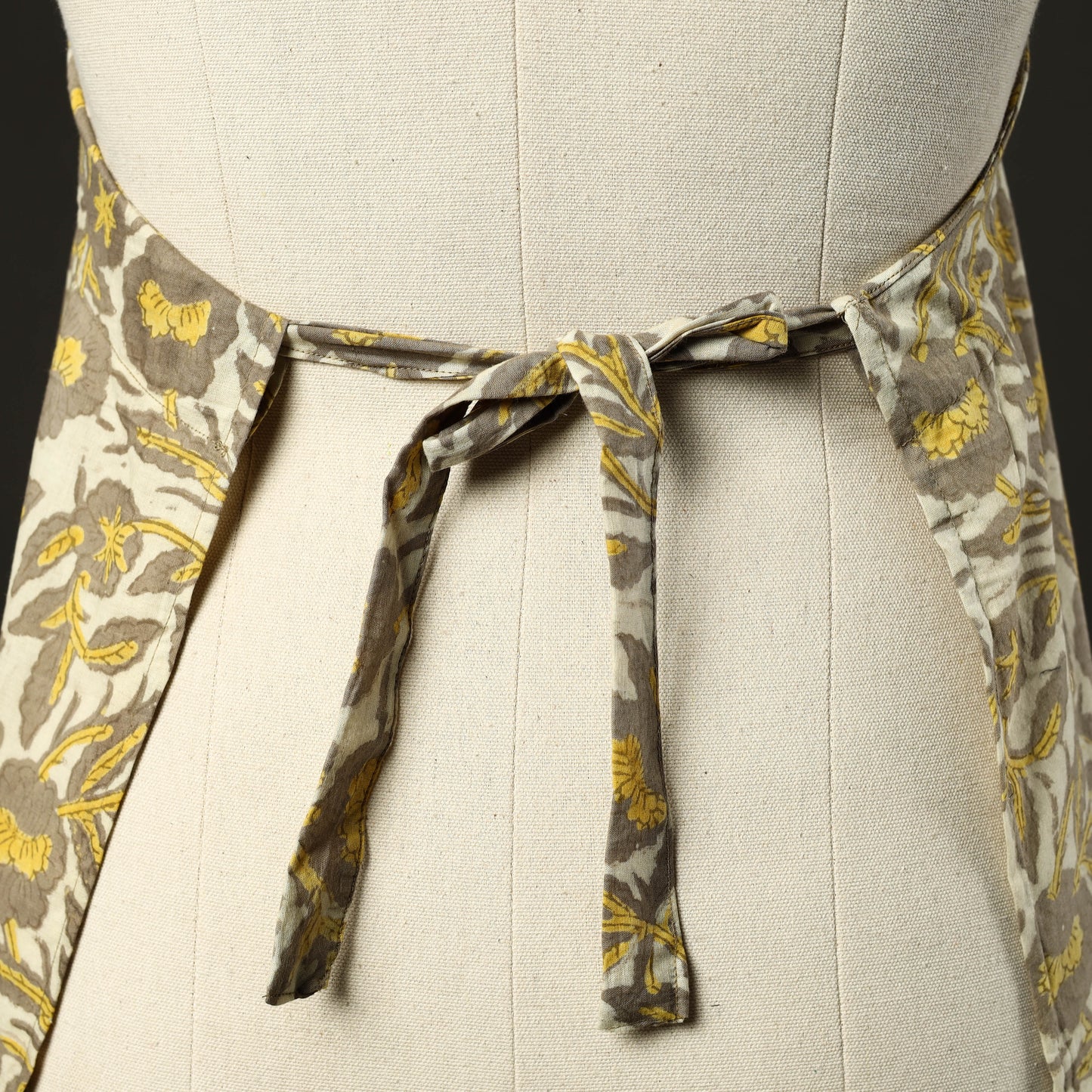 Yellow - bagru cotton apron with pocket 19 - handcrafted