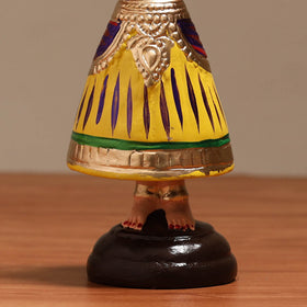 Bobble head thanjavur traditional dancing doll 01
