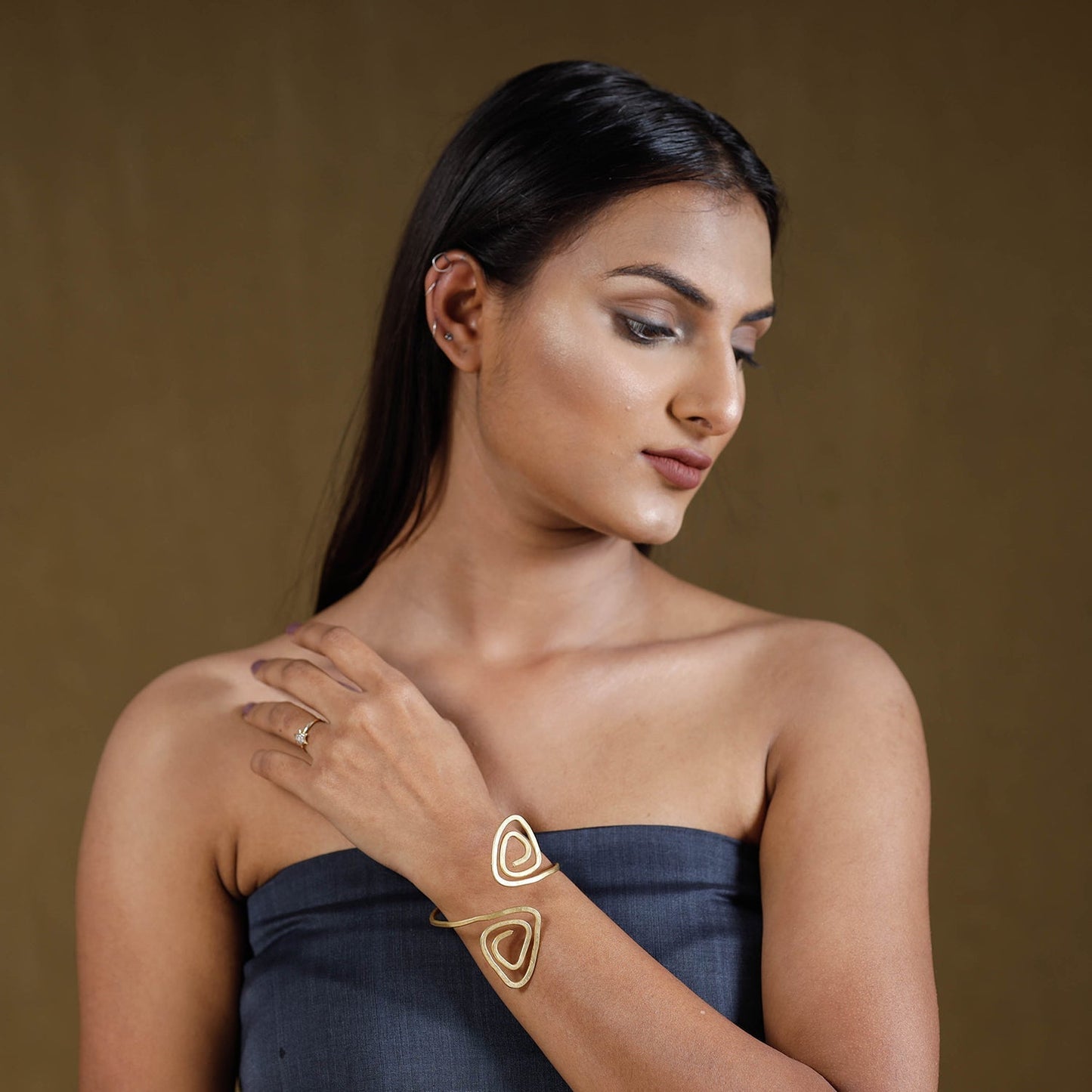 Brass metal handcrafted dokra bracelet by asalkaar