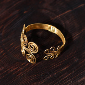 Buy Brass Metal Handcrafted Dokra Cuff Bracelet (Adjustable)