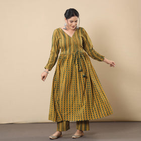 Yellow - cotton flared gher kurta with pant set 07