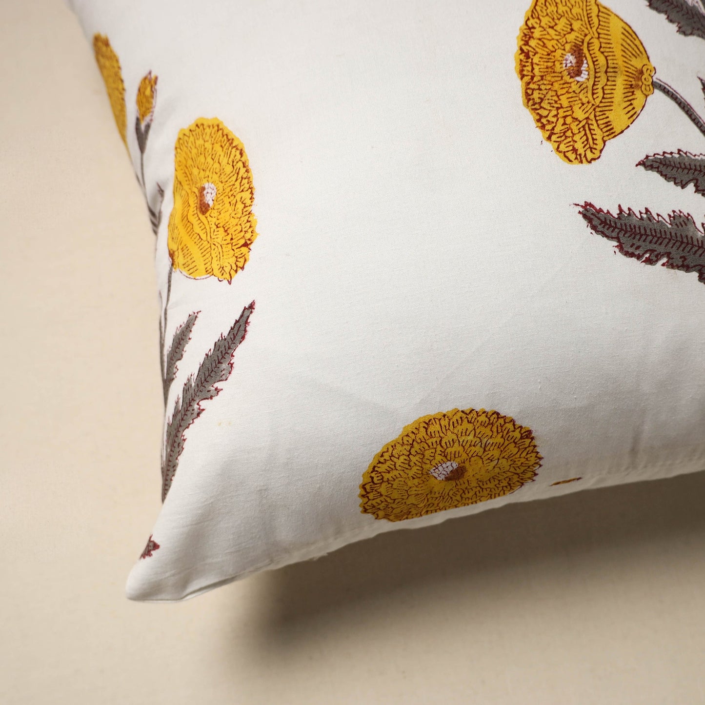 Cotton sanganeri cushion cover (16 x 16 in) 79 - handcrafted