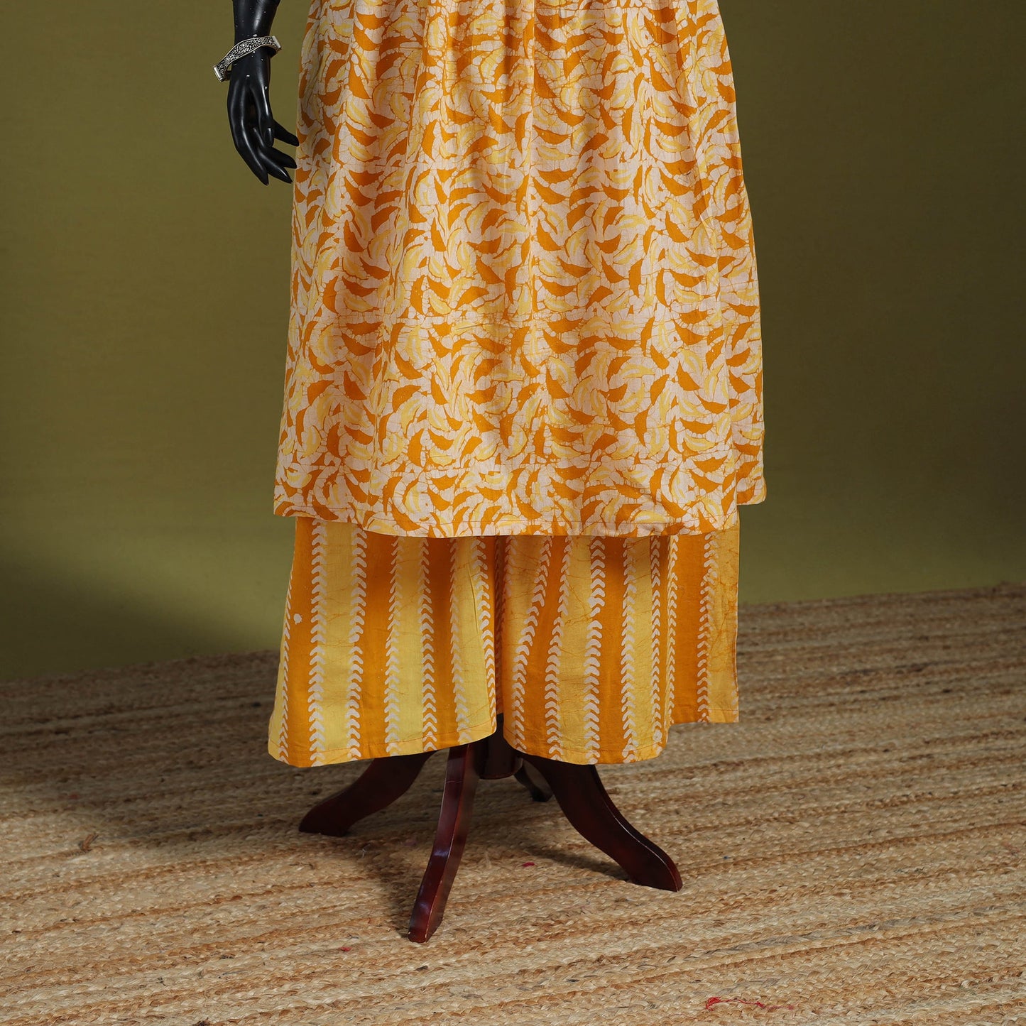 Yellow - flared cotton hand batik suit set (set of 2) 05