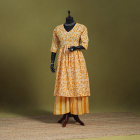 Yellow - flared cotton hand batik suit set (set of 2) 05