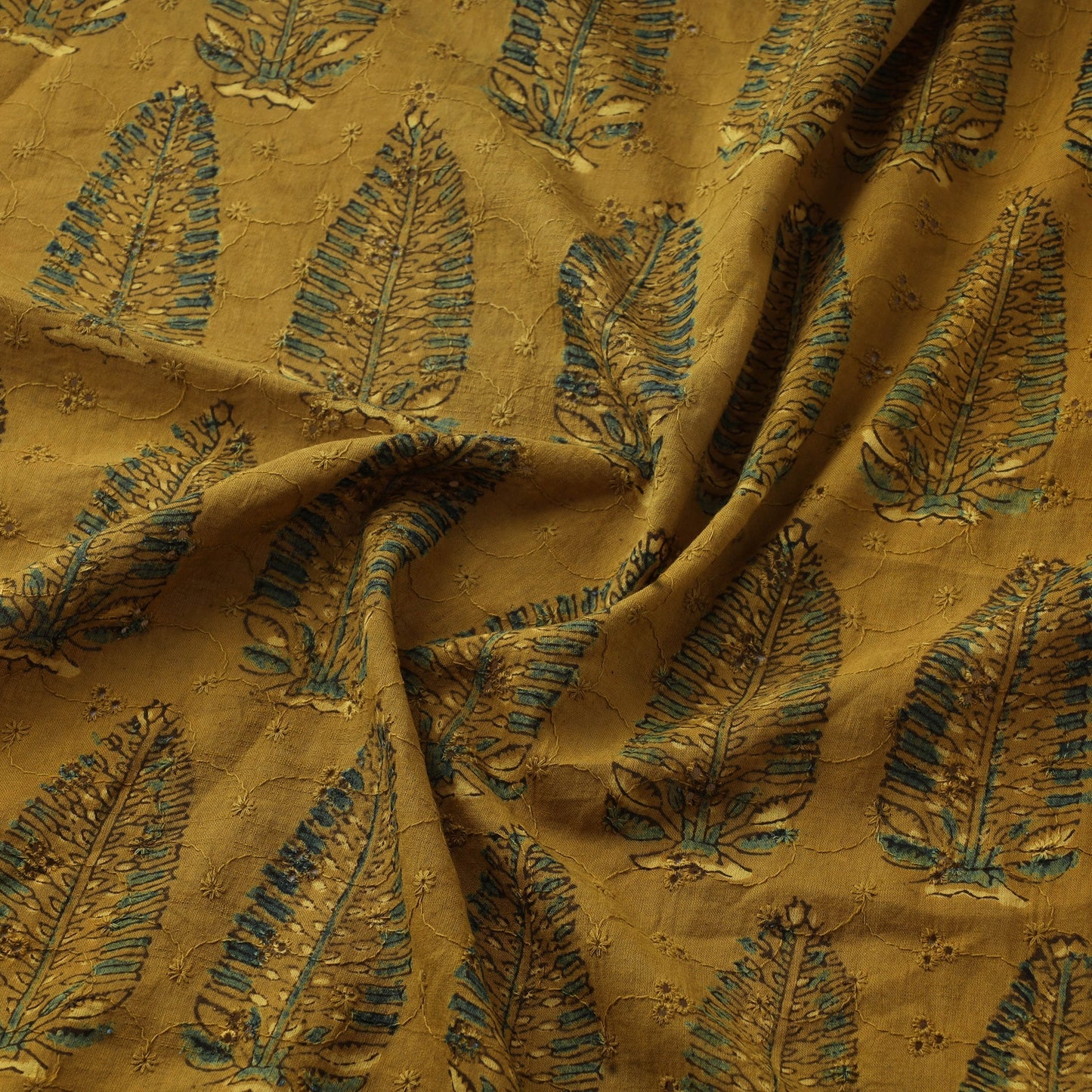 Hakoba natural dyed cotton fabric 01 - handcrafted