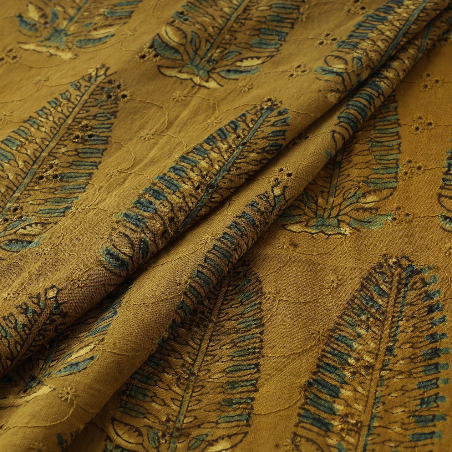 Hakoba natural dyed cotton fabric 01 - handcrafted