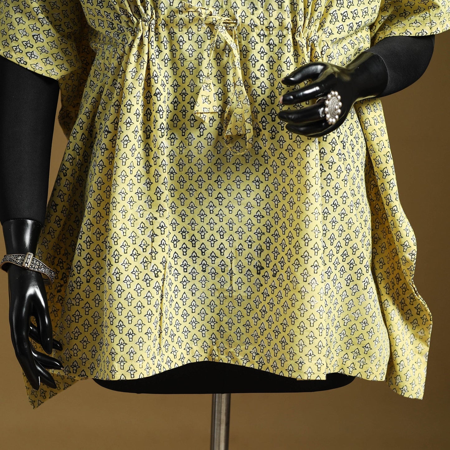 Hand akola short kaftan with tie-up waist 42 - handcrafted