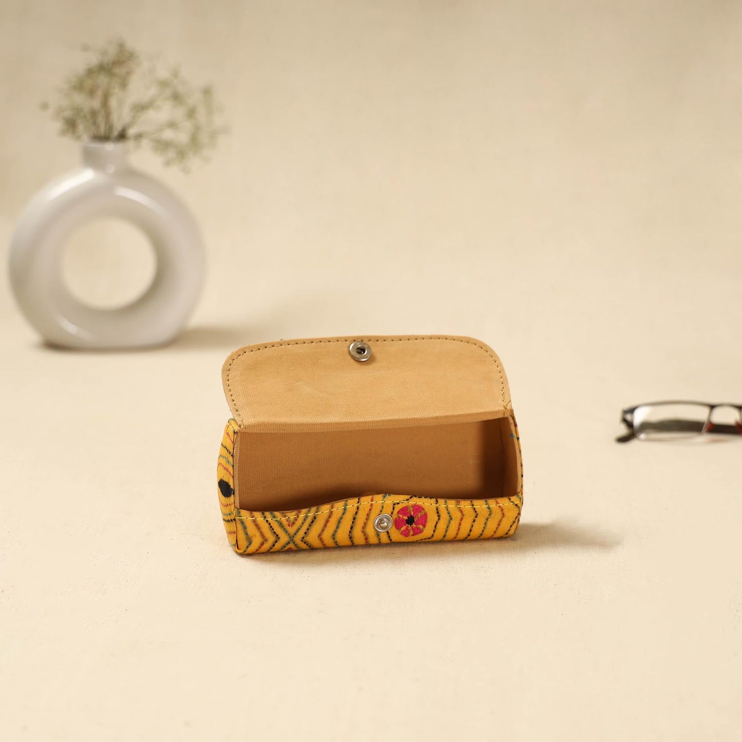 Handcrafted bengal kantha work spectacle case 19