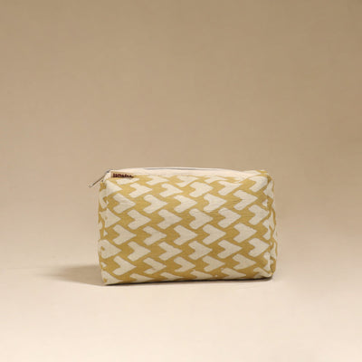 Handcrafted fabric toiletry bag 03