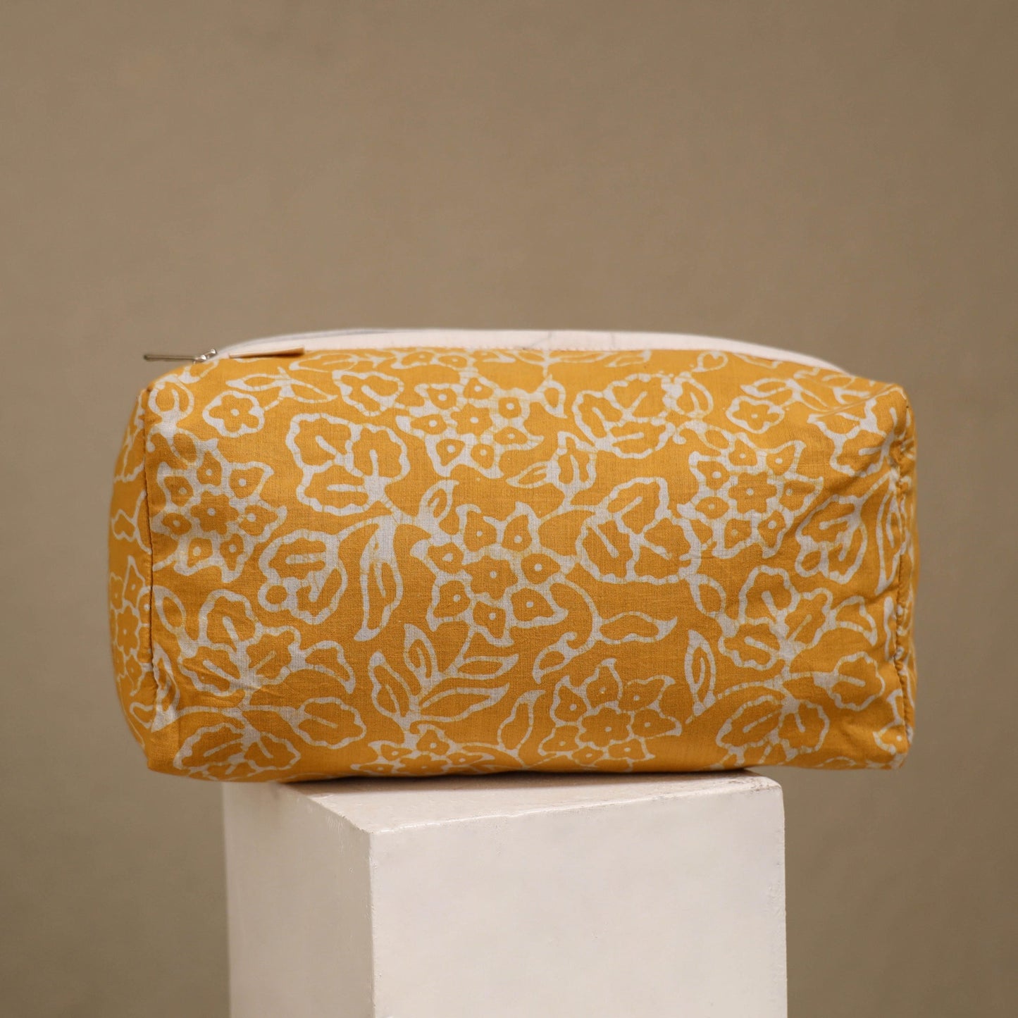 Handcrafted fabric toiletry bags (set of 3) 22