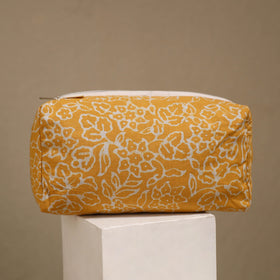 Handcrafted fabric toiletry bags (set of 3) 22