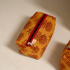 Handcrafted fabric toiletry bags (set of 3) 29