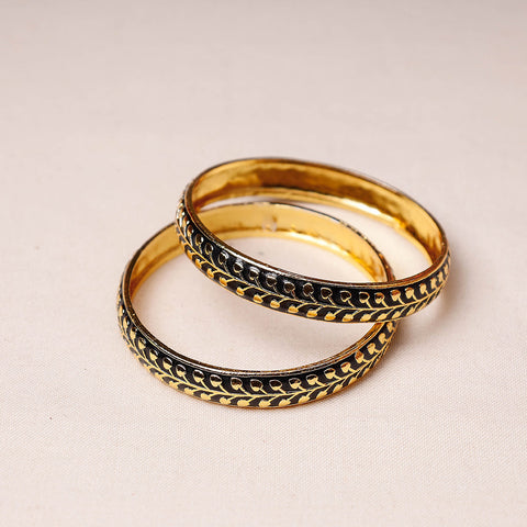  Handcrafted Paka Meenakari Bangles by Madhumoy Mukherjee 