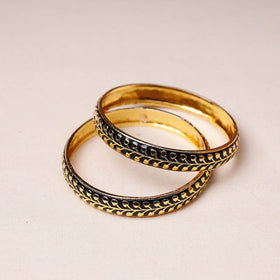  Handcrafted Paka Meenakari Bangles by Madhumoy Mukherjee 