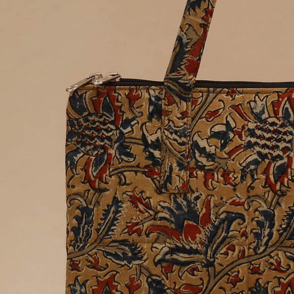 Handcrafted quilted handbag 28