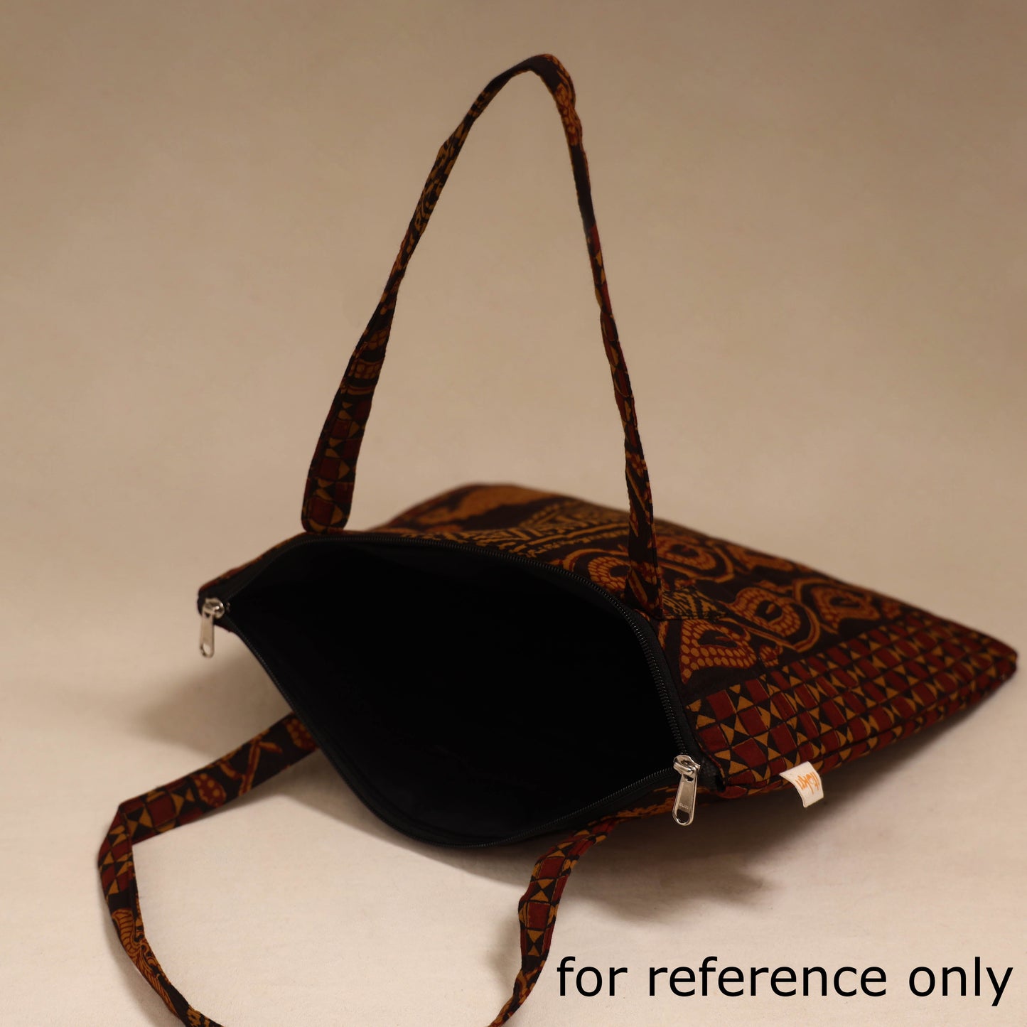 Handcrafted quilted handbag 28
