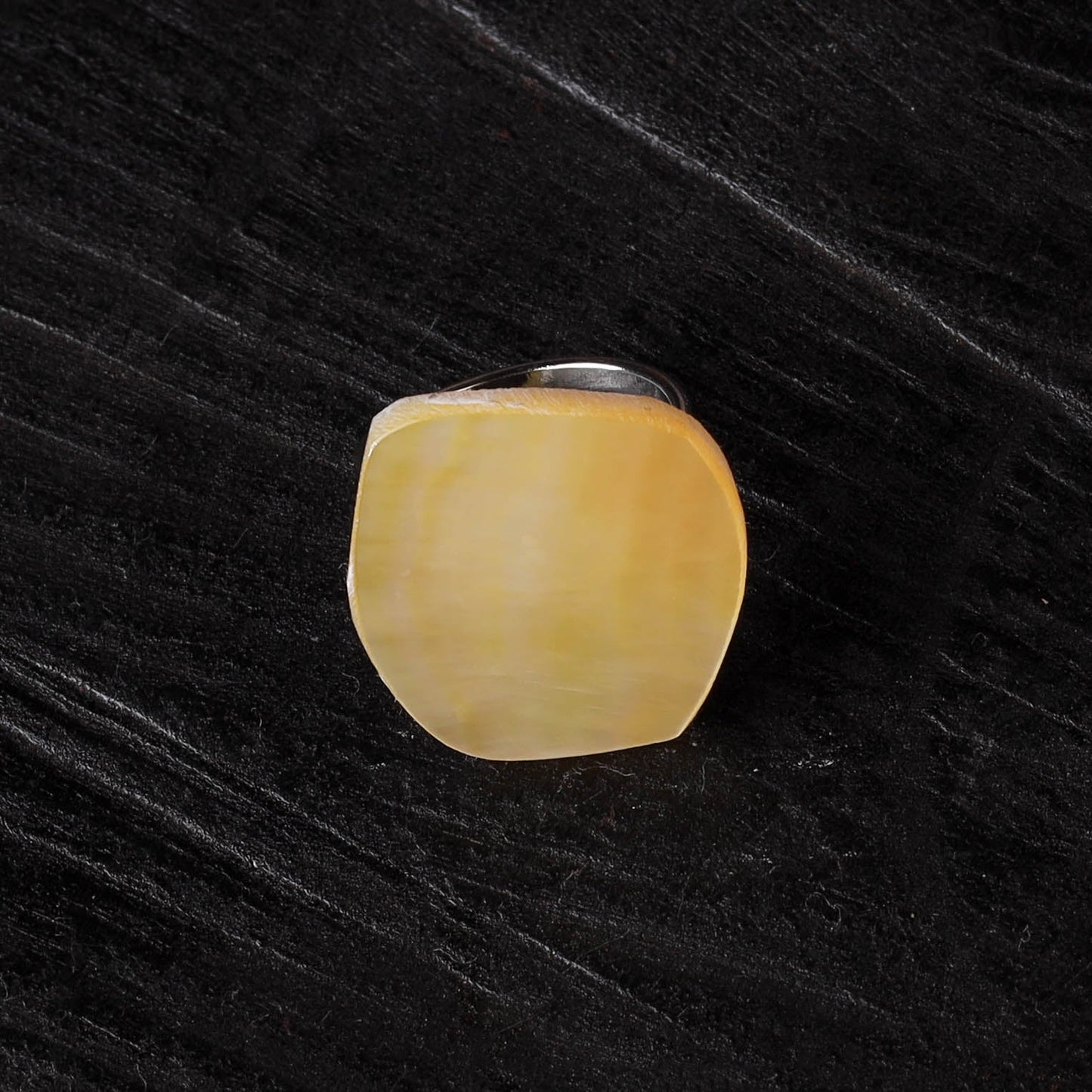 Yellow - handcrafted seashell ring (adjustable) 18
