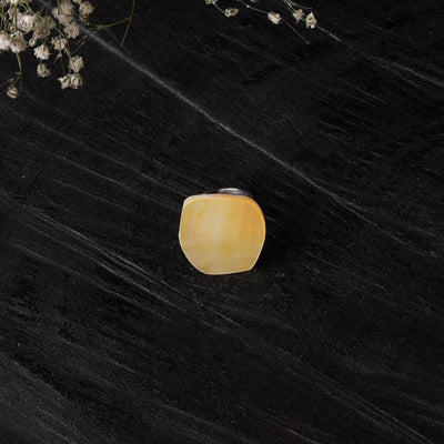 Yellow - handcrafted seashell ring (adjustable) 18