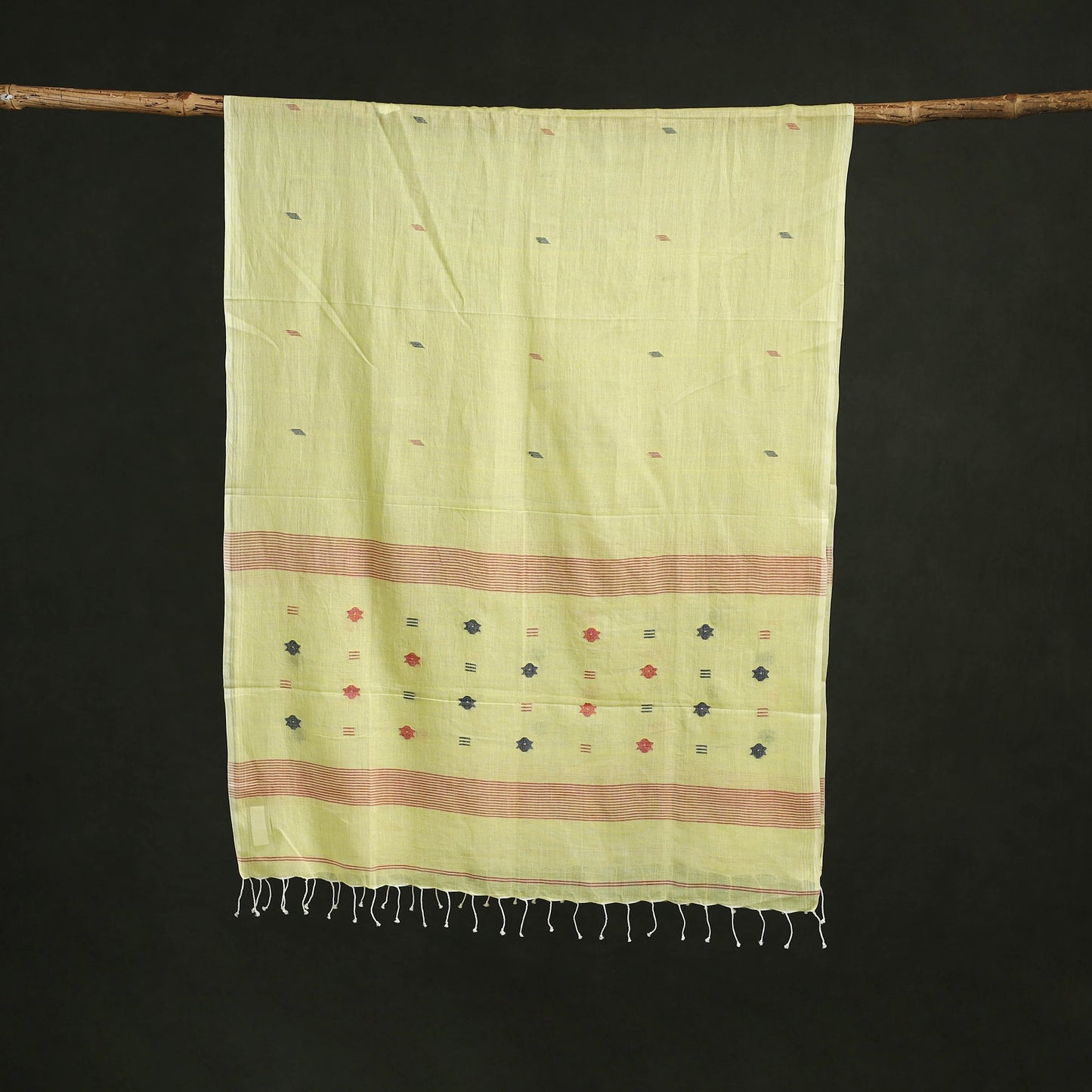 Handloom cotton burdwan jamdani stole with tassels 09