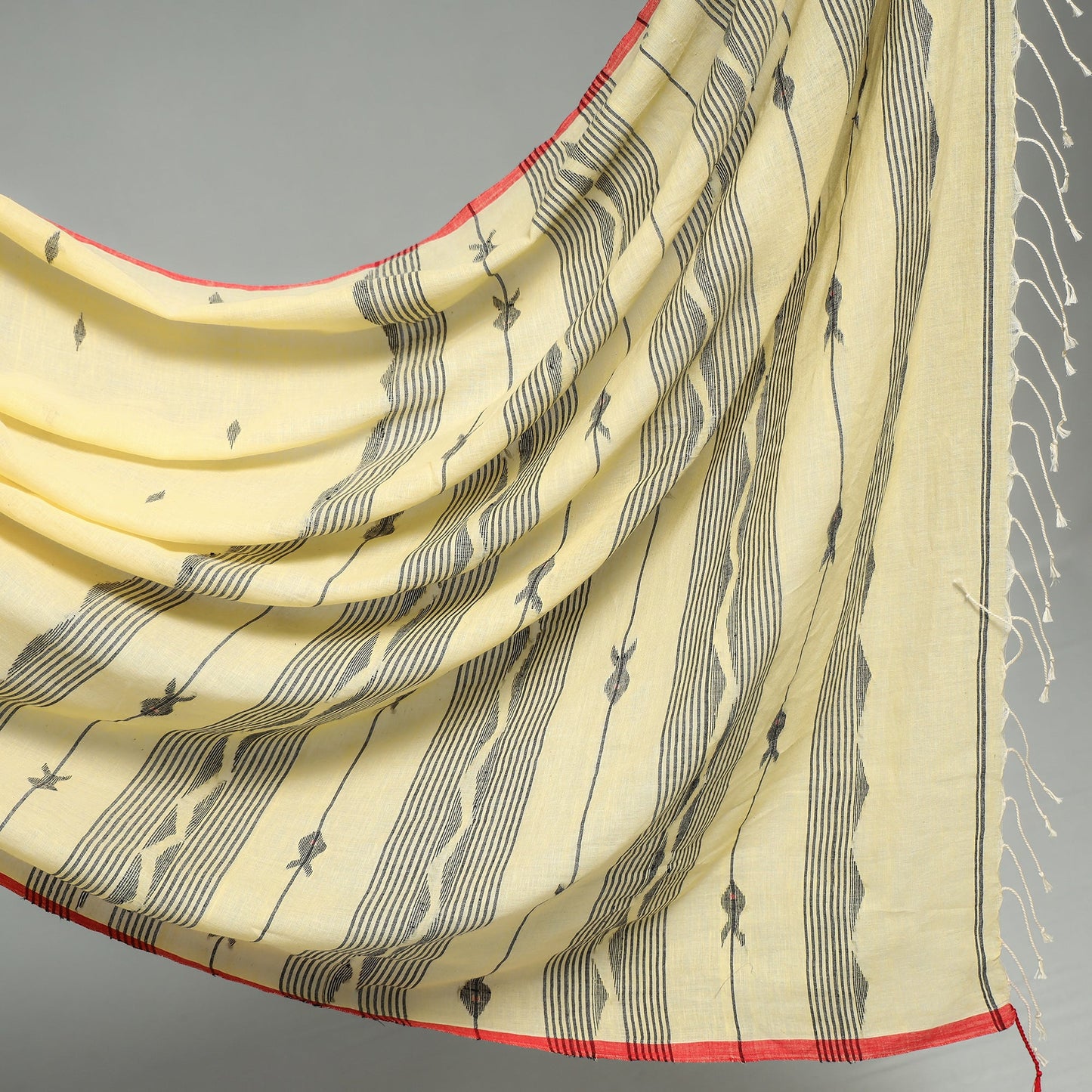  Phulia Bengal Jamdani Buti Handloom Cotton Saree with Tassels