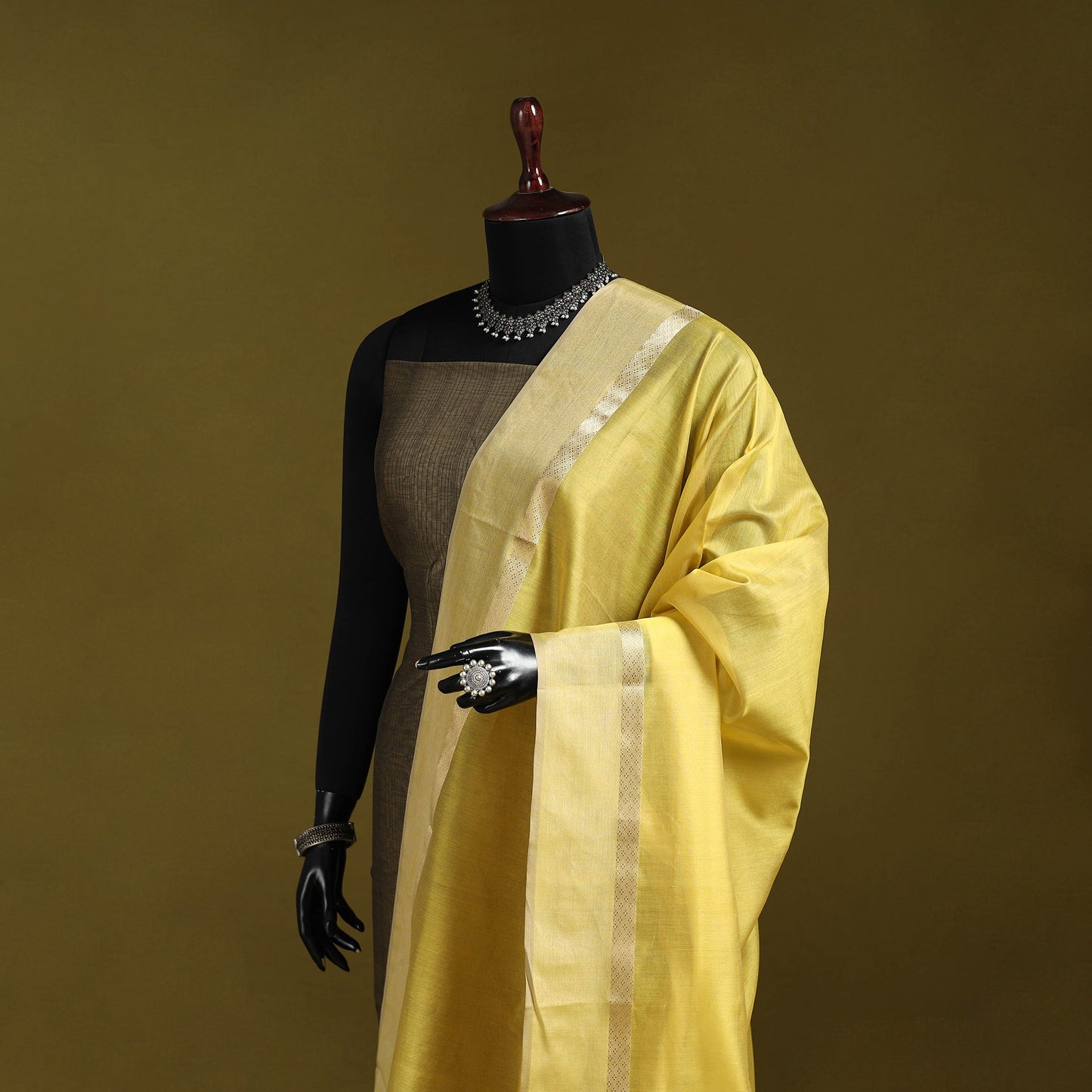 Handloom silk cotton maheshwari dupatta with zari border 11