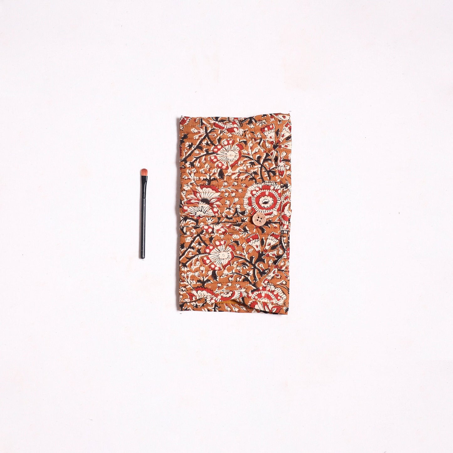 Handmade multipurpose segmented make-up brush wrap