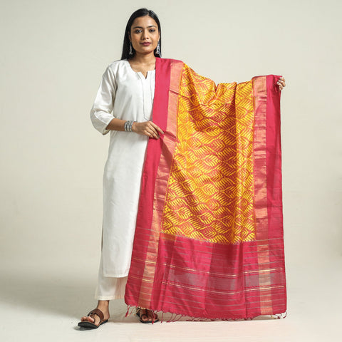 Buy Handwoven Pochampally Ikat Pure Mulberry Silk Dupatta with Tassels Online at iTokri.com
