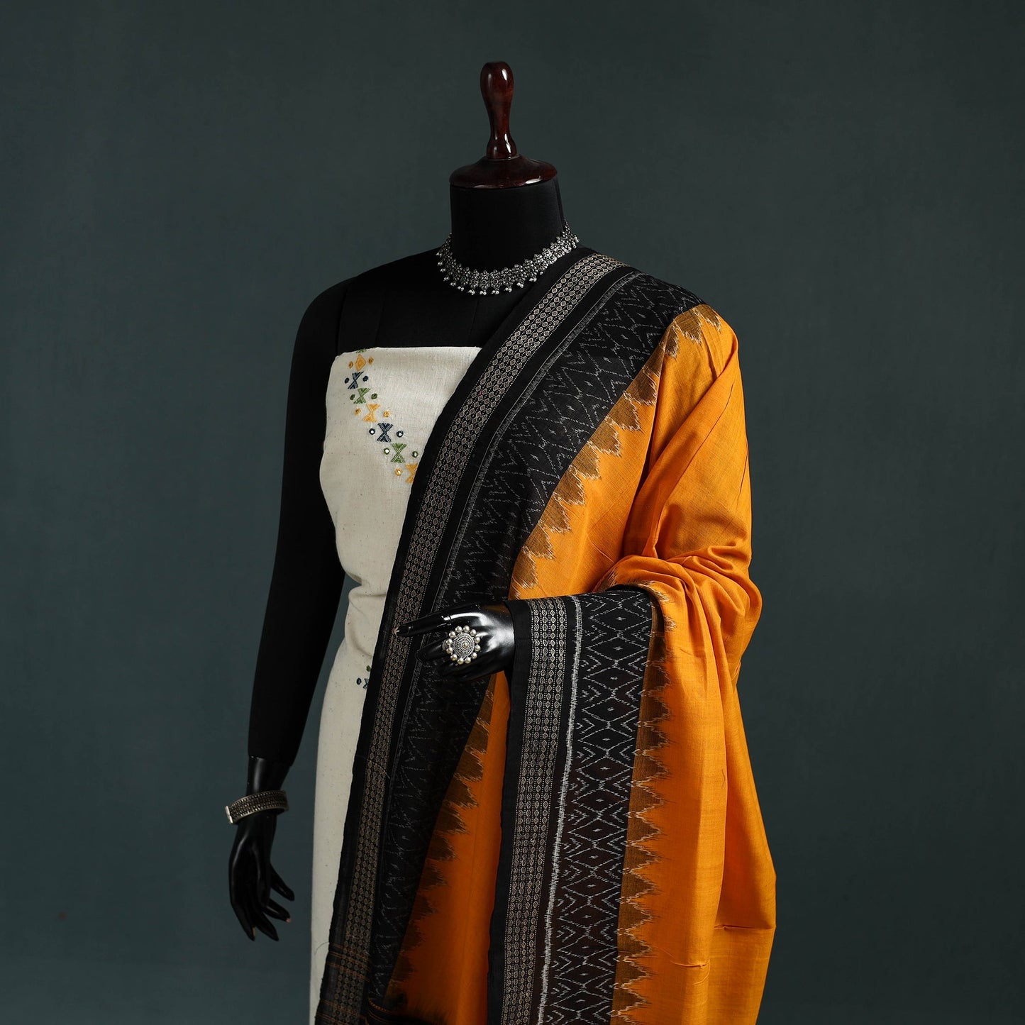Ikat handloom cotton sambalpuri dupatta 03 - handcrafted