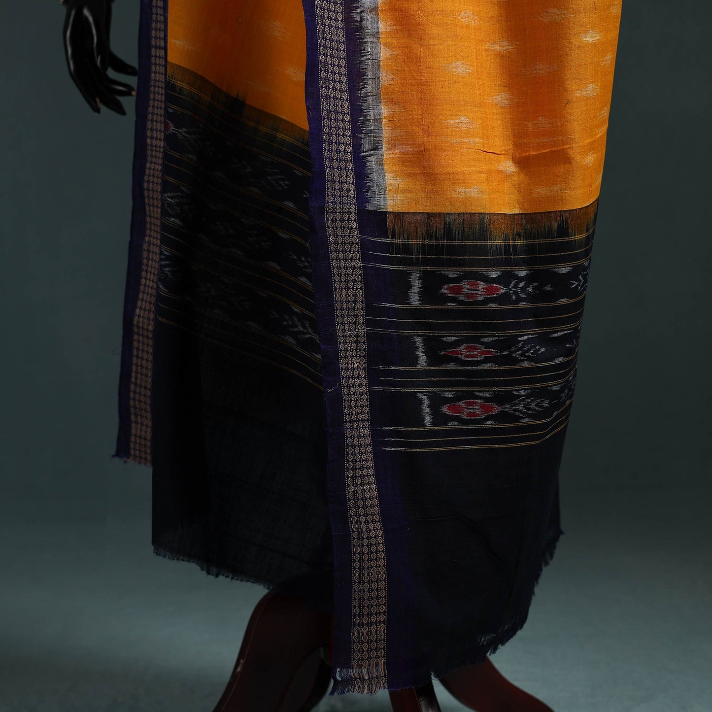 Ikat handloom cotton sambalpuri dupatta 14 - handcrafted