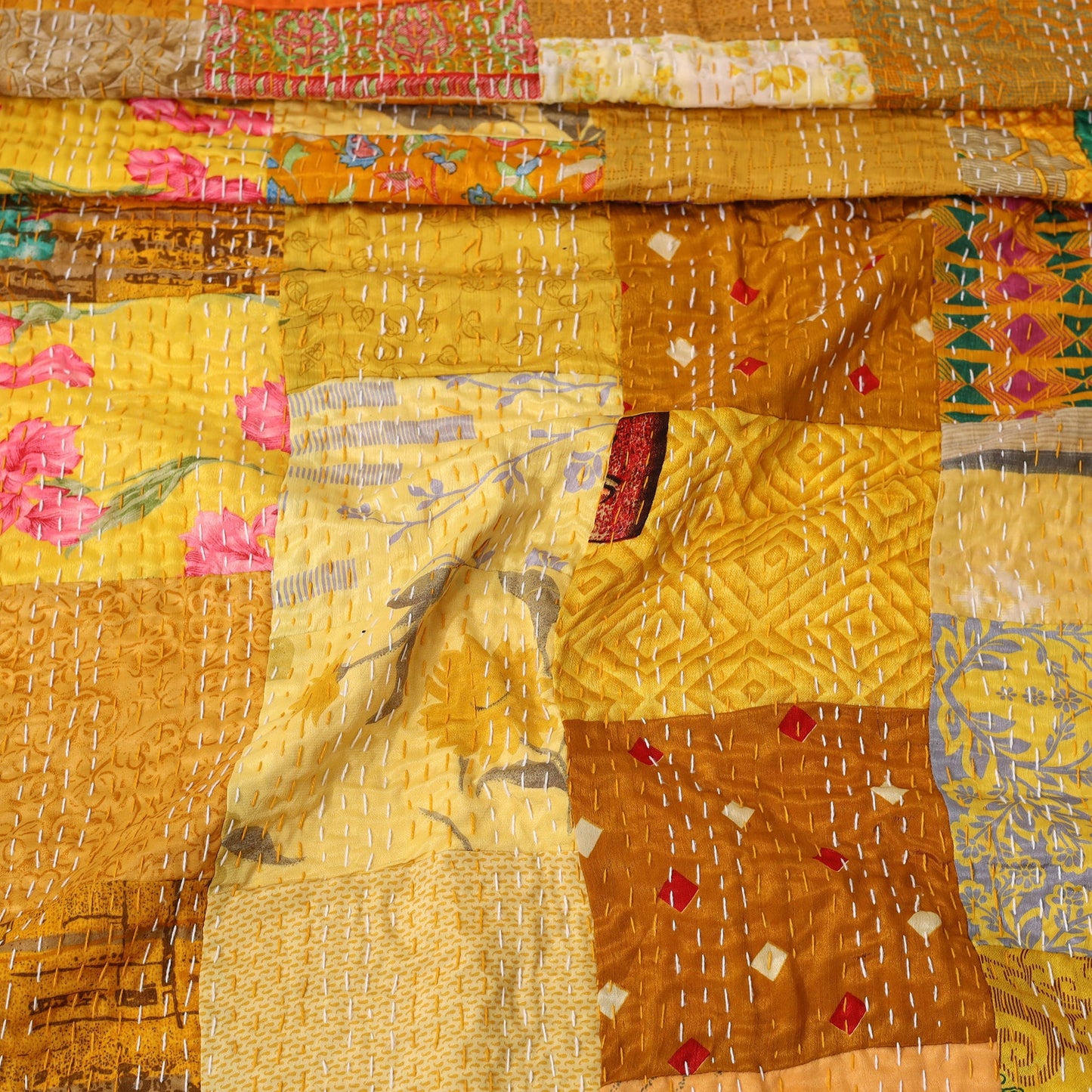 Khambadiya tagai patchwork quilt / gudri / blanket (109 x